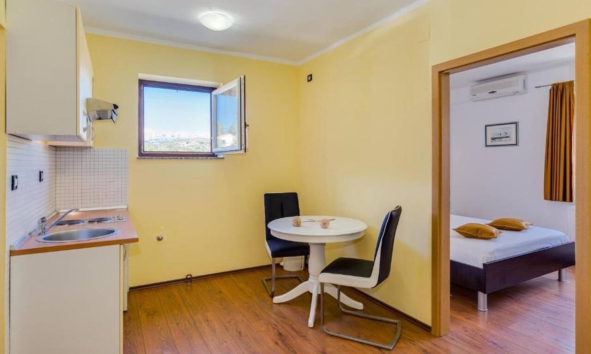 Krusevo Apartment | Cosy apartment in Obrovac with spa bath