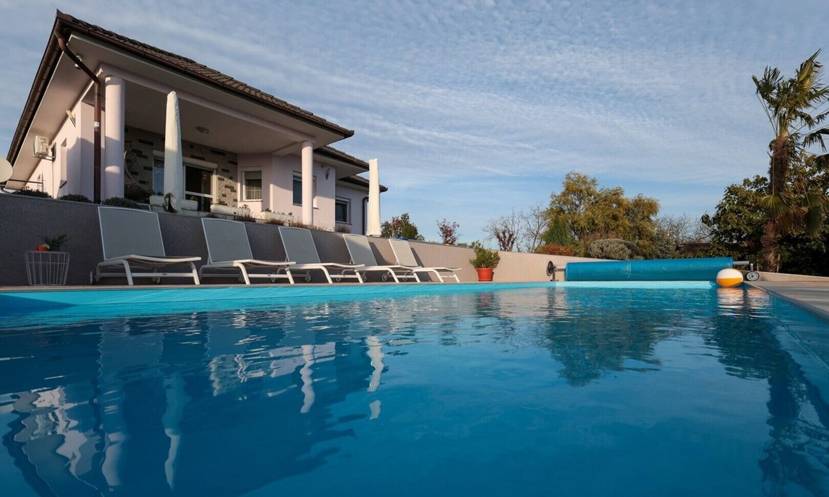 Krizevci Villa | Country House in Krizevci