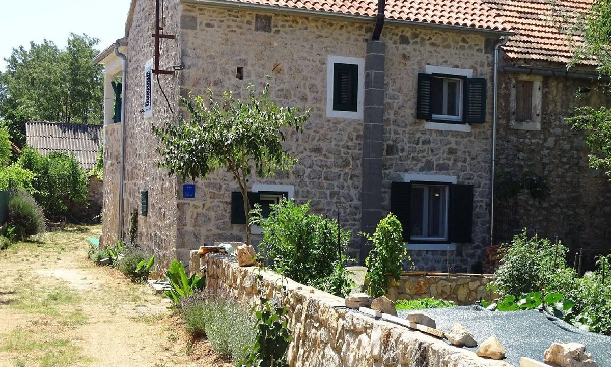 Bila Vlaka House | Country house Kostela