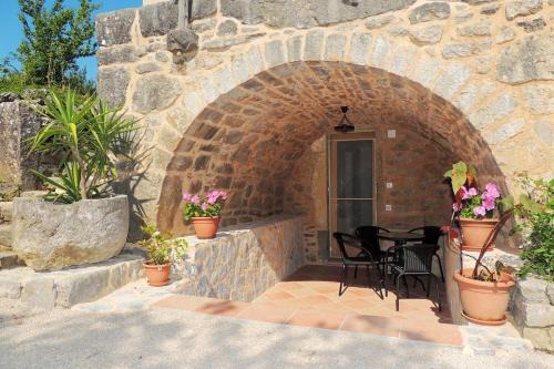 Linardici Apartment | Countryside apartment MILA for two