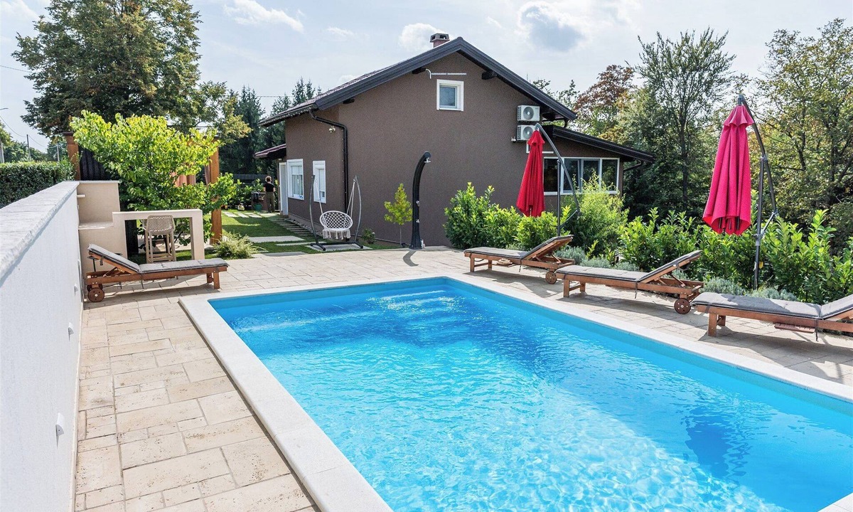 Preseka House | Countryside retreat with heated pool and jacuzzi near Zelina.