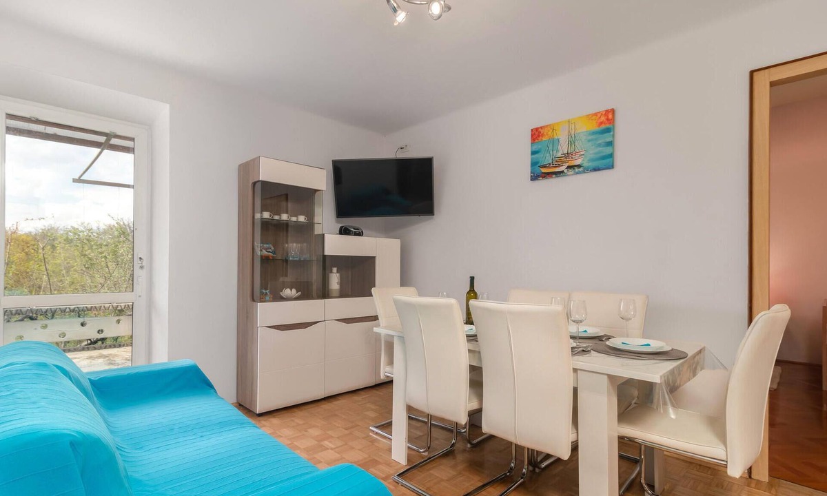 Gostinjac Apartment | Cozy apartment in Dobrinj with WiFi
