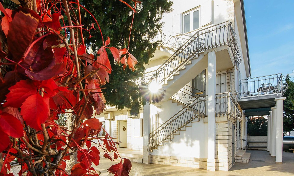 Jezera Apartment | Cozy apartment in Jezera with WiFi