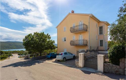 Kornic Apartment | Cozy Apartment In Kornic With House Sea View