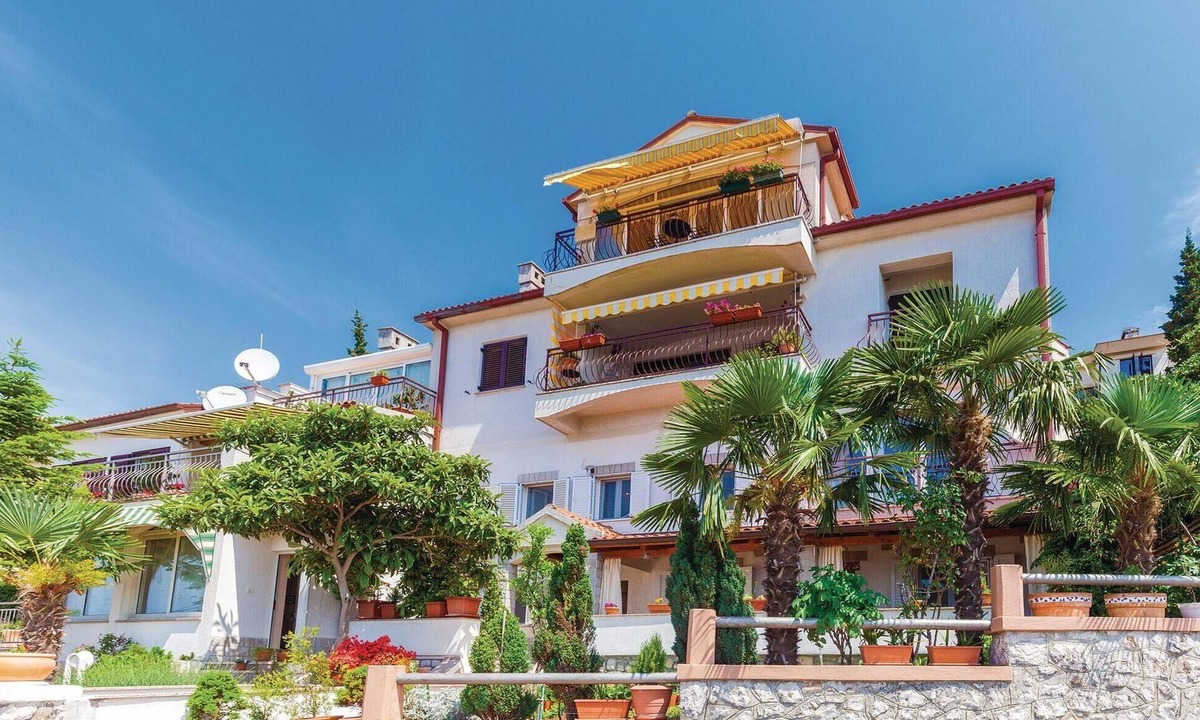 Kostrena Apartment | Cozy apartment in Kostrena with WiFi