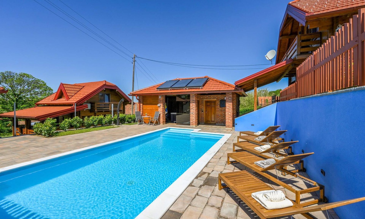 Ludbreg House | Cozy home in Vinogradi Ludbreski with sauna