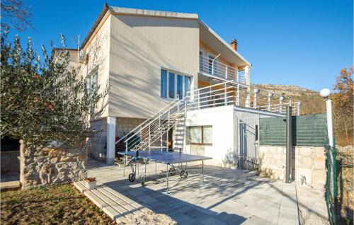 Muc House | Cozy Home In Neoric With House A Panoramic View