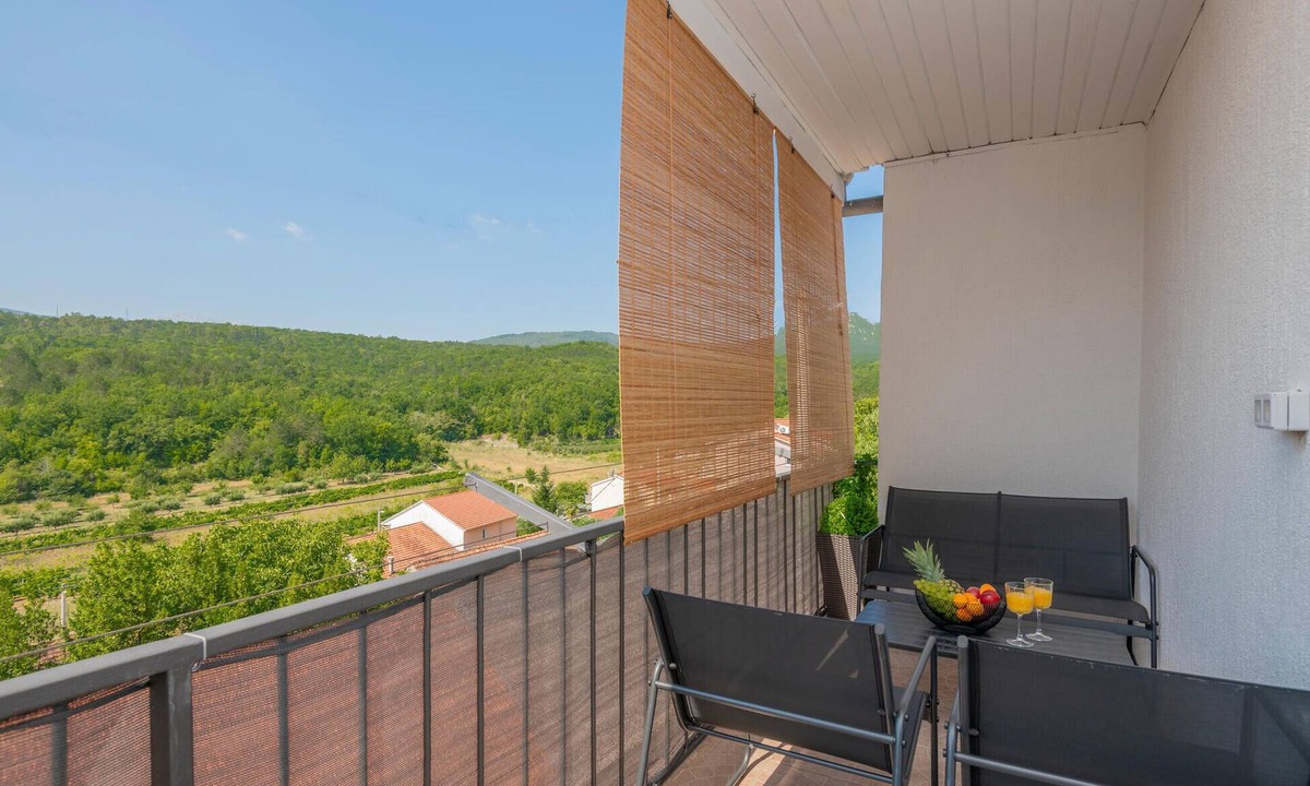 Prolozac House | Cozy home in Sumet with WiFi