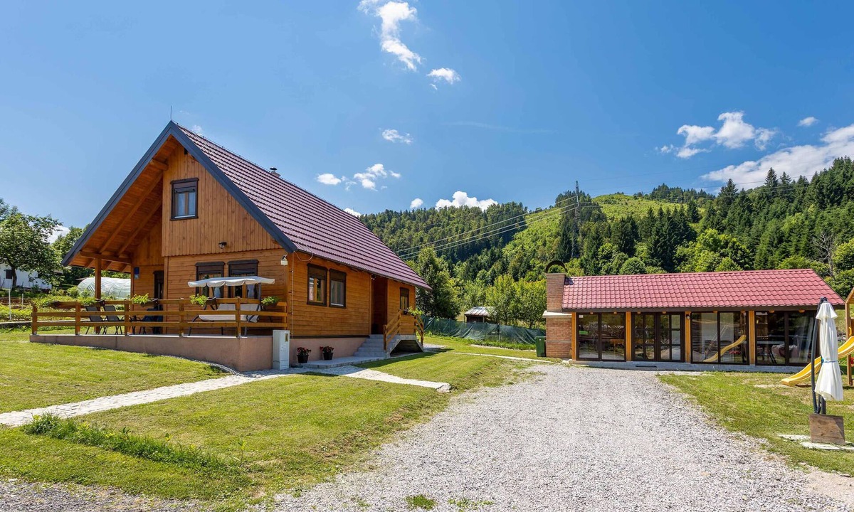 Mrkopalj House | Cozy home in Sunger with WiFi