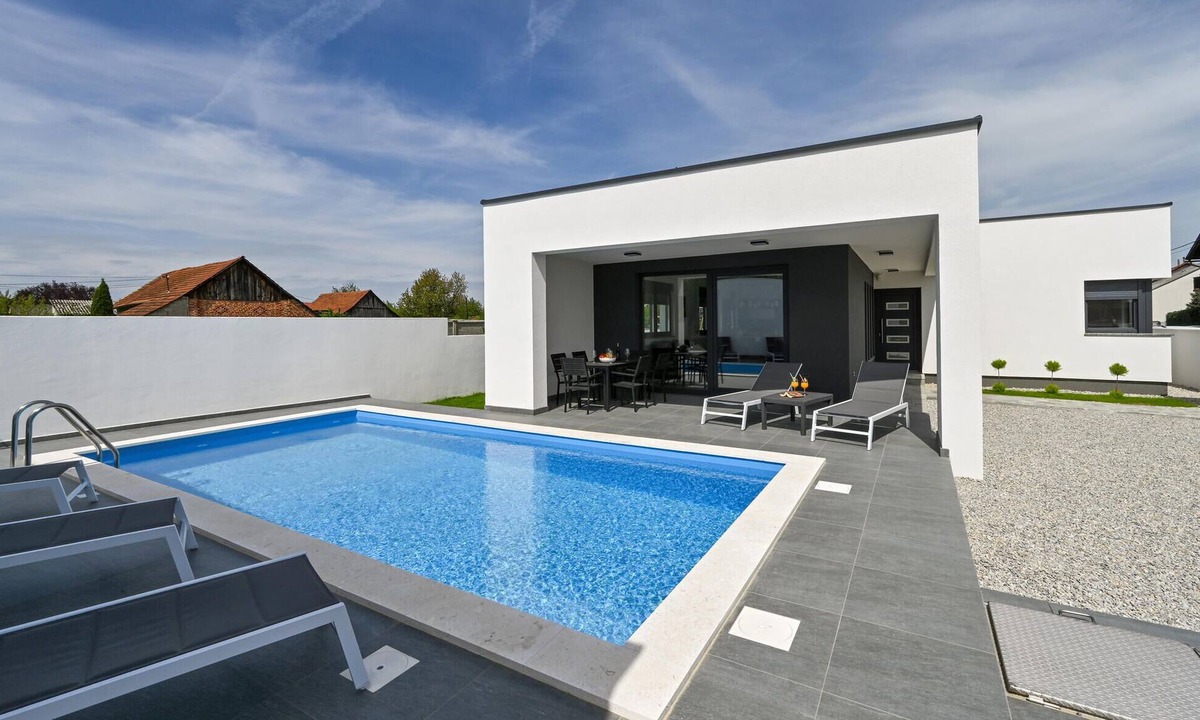 Trnovec Bartolovecki House | Cozy home in Trnovec with sauna