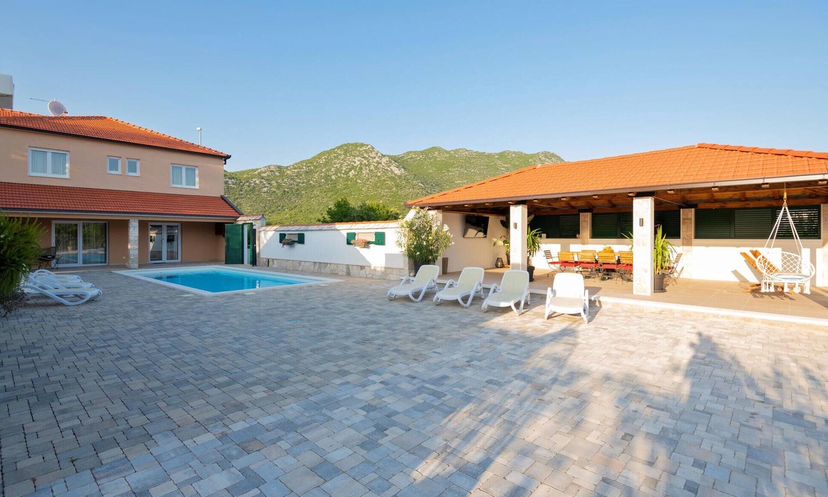 Vrgorac House | Cozy home in Zavojane