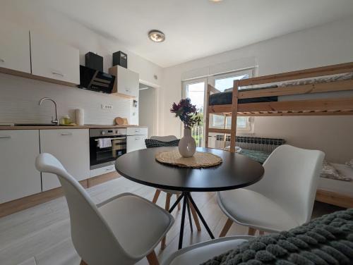 Sesvete Apartment | Cozy Studio For Four