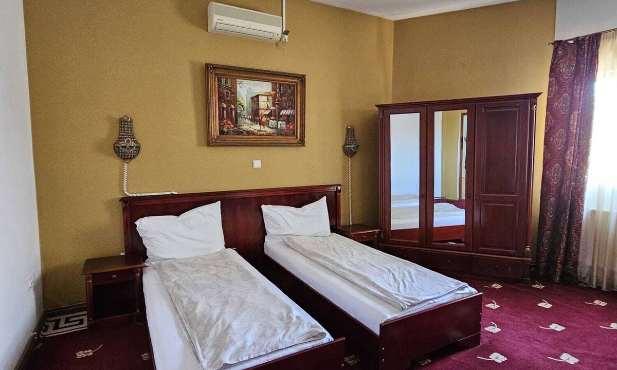 Alba Iulia House | Crown Royal Pensiune