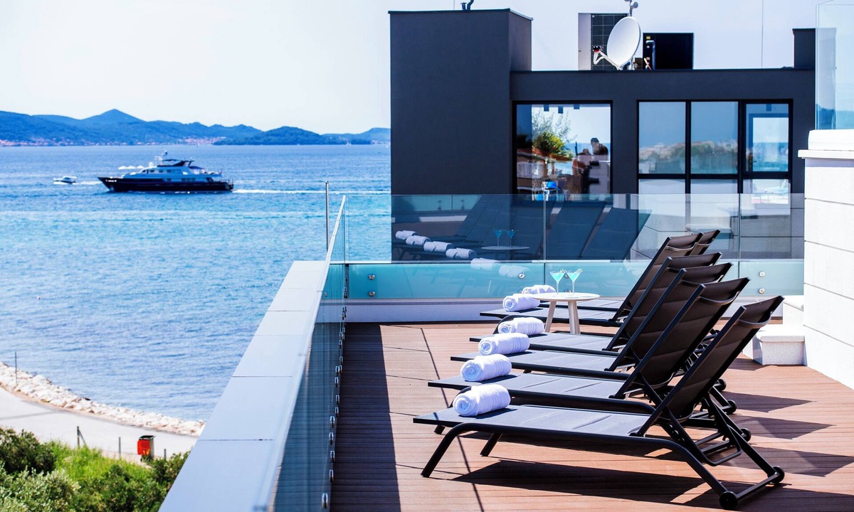 Sukosan Apartment | Crystal Holiday Residence II, Penthouse apartment with roof top swimming pool