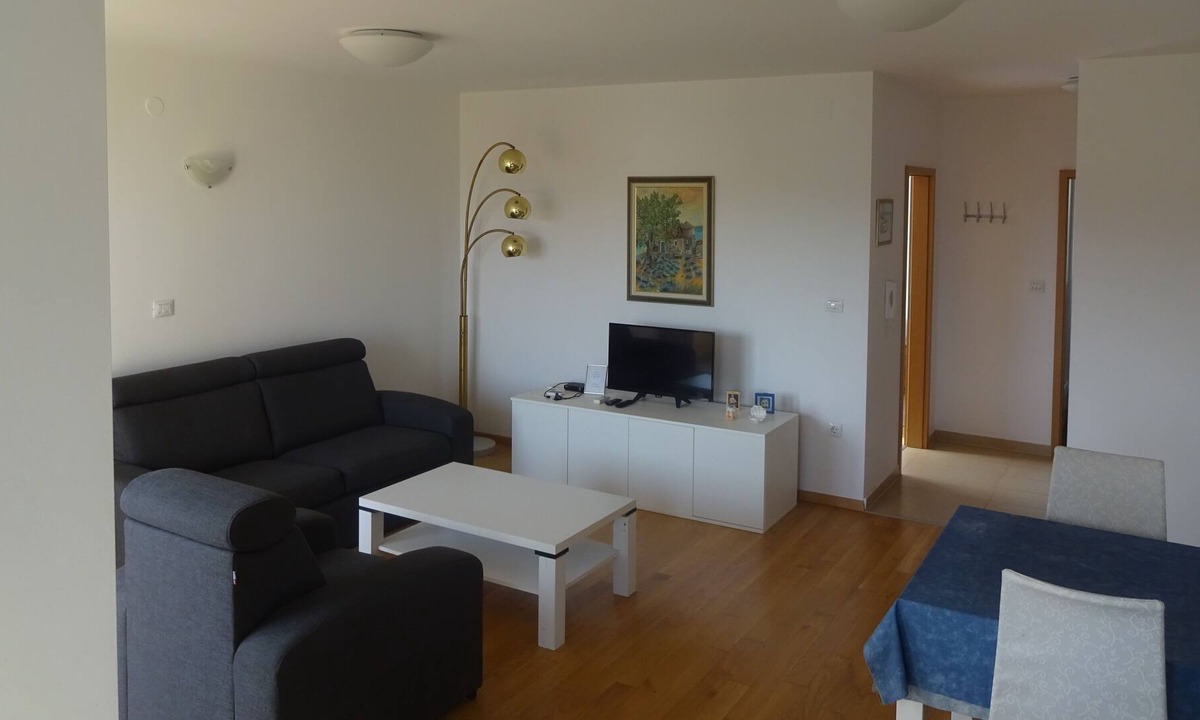 Poljana Apartment | "Dani" - a lovely apartment with seaview - quiet but central in Poljana, Ugljan
