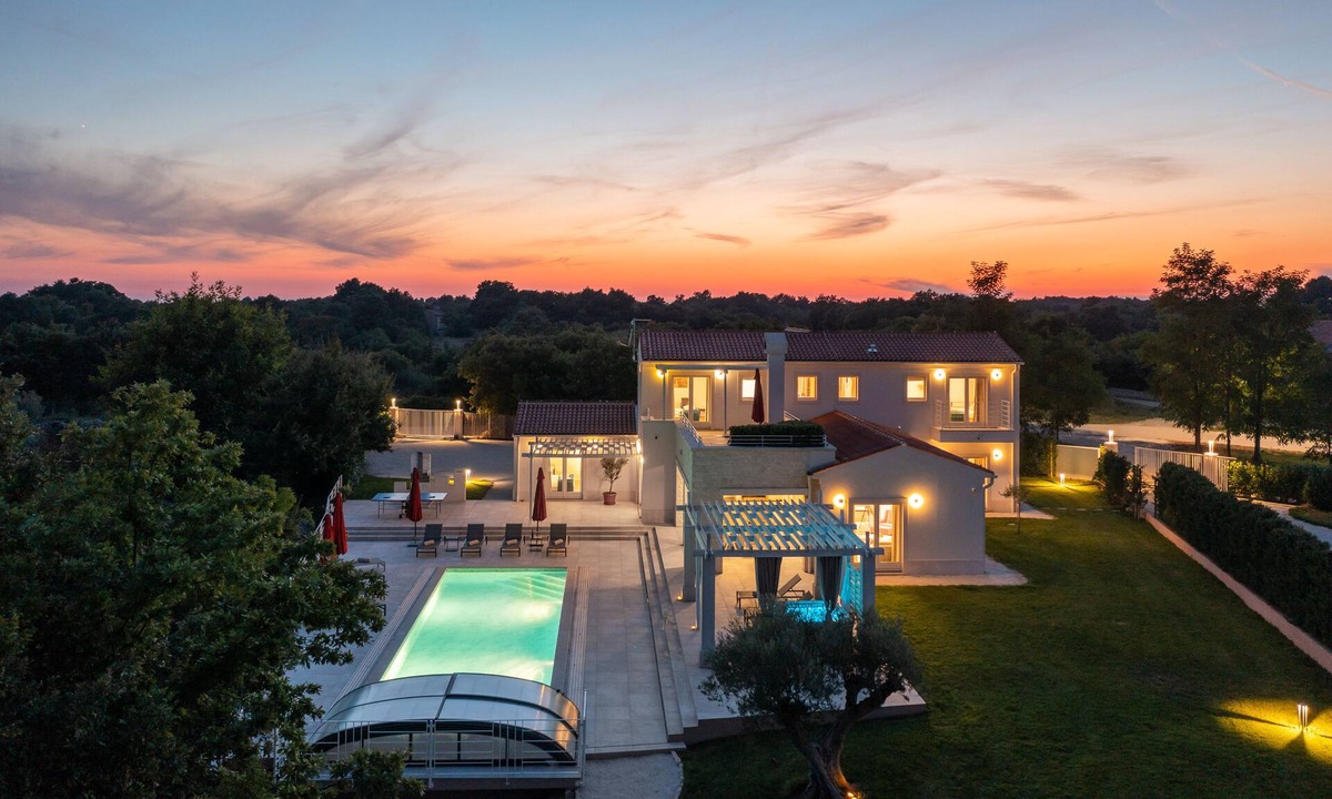 Rezanci Villa | Design Villa Sole * with 48m² heated pool, game room, fitness & spa house