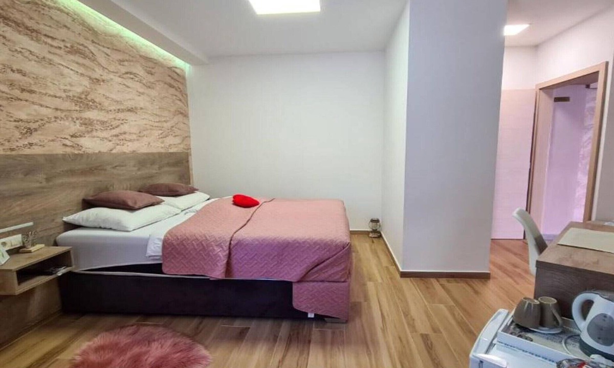 Daruvar Apartment | Double or Twin Room With Private Bathroom (A5)