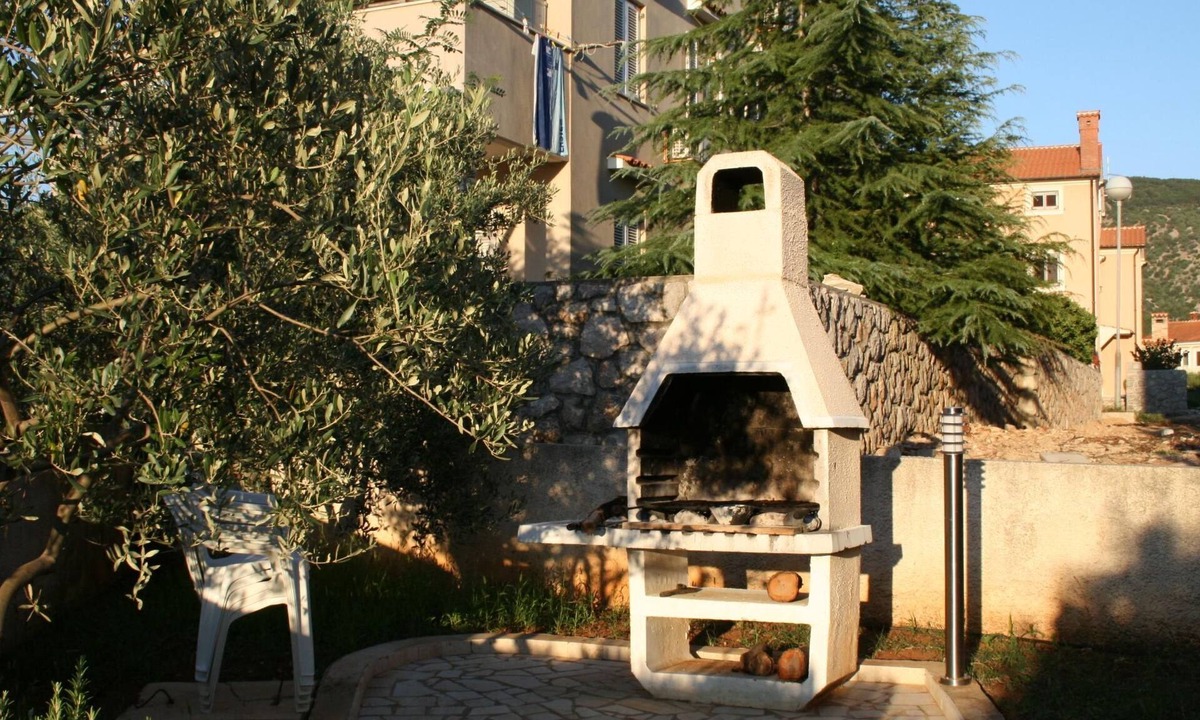 Cres Apartment | "Duomo 2" mit Terrasse by Interhome