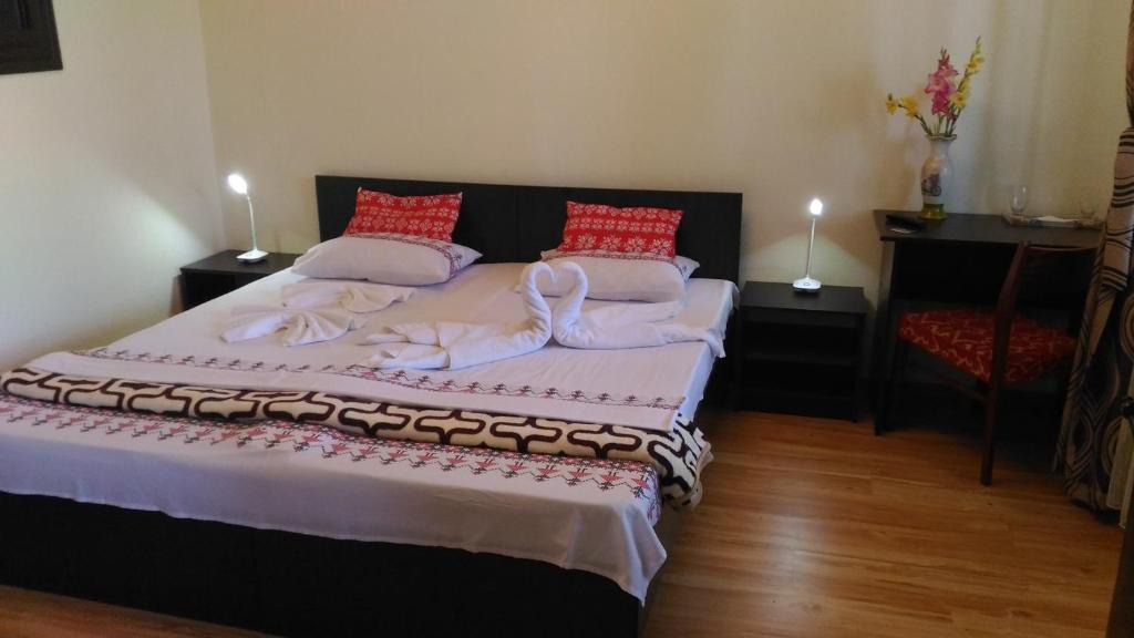 Suhaia House | Edelweiss guesthouse, glamping and camping