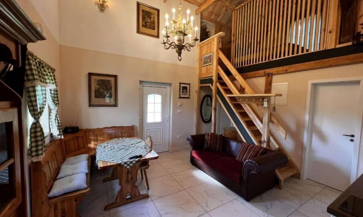 Ivancna Gorica Apartment | Edenski vrt Three-Bedroom Holiday Home