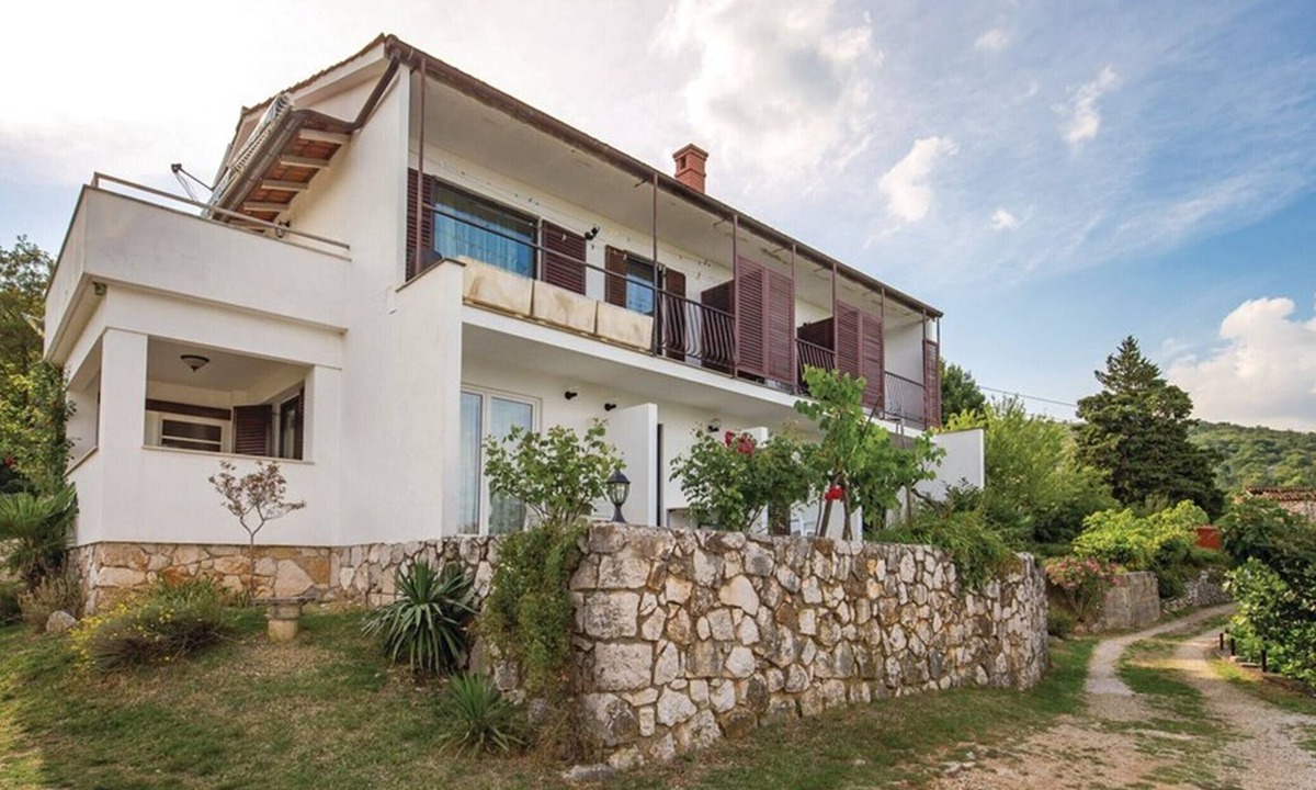 Brsec Apartment | Elegant Brsec Apartments with Sea View - Two Bedroom Apartment with Sea View