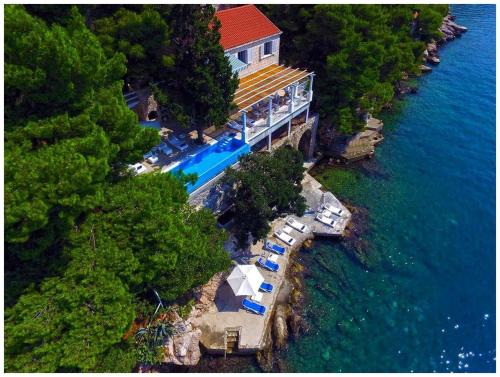 Lozica Villa | Elegant Lozica Villa 4 Bedrooms Villa Dubrovnik Palazio Seafront