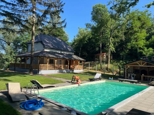 Jakovo Villa | Elowen