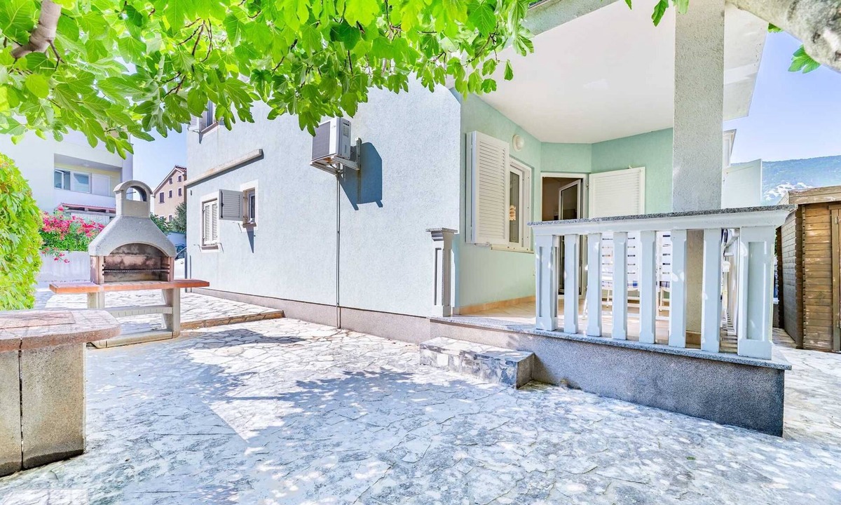 Jurandvor Apartment | Ema - Cozy Pet-friendly Suite for Two with Parking
