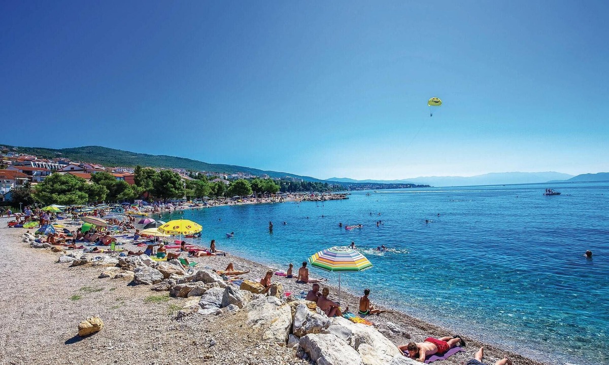 Hreljin Apartment | Enjoy a beautiful view of the sea in this vacation apartment with whirlpool.