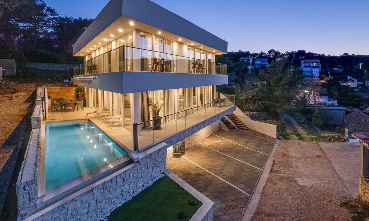 Vrboska Villa | Estate da Noi, heated indoor & outdoor pool, sea view, sauna, family, bbq