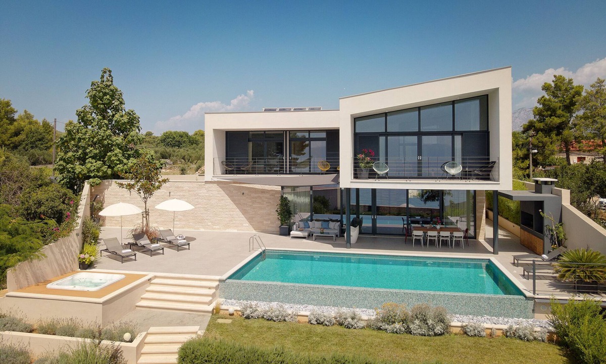 Sucuraj House | Exclusive Hvar Island Retreat with 4 Bedrooms,4 Baths, Private Pool, Sea Access.