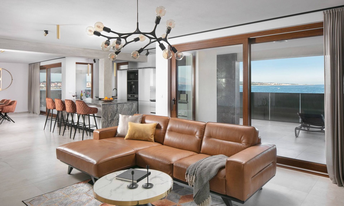 Vir Apartment | Exquisite 5-Star Luxury: Stunning 4-Bedroom Apartment with Panoramic Seaviews