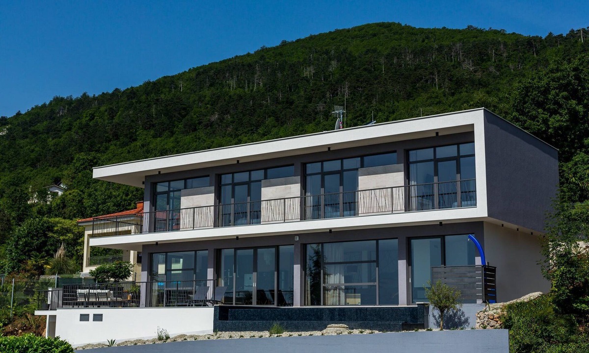 Poljane Villa | Extravagant Istria Villa | Villa Orska Prestige | 5 Bedrooms | Jacuzzi