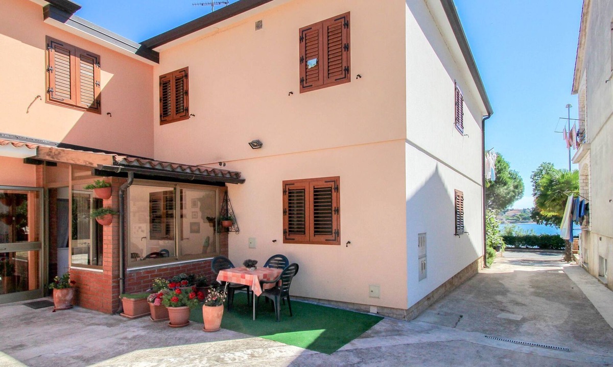 Karigador Apartment | für 2 Personen ca. 30 m² in Karigador, Istrien (Umag und Umgebung) by Interhome