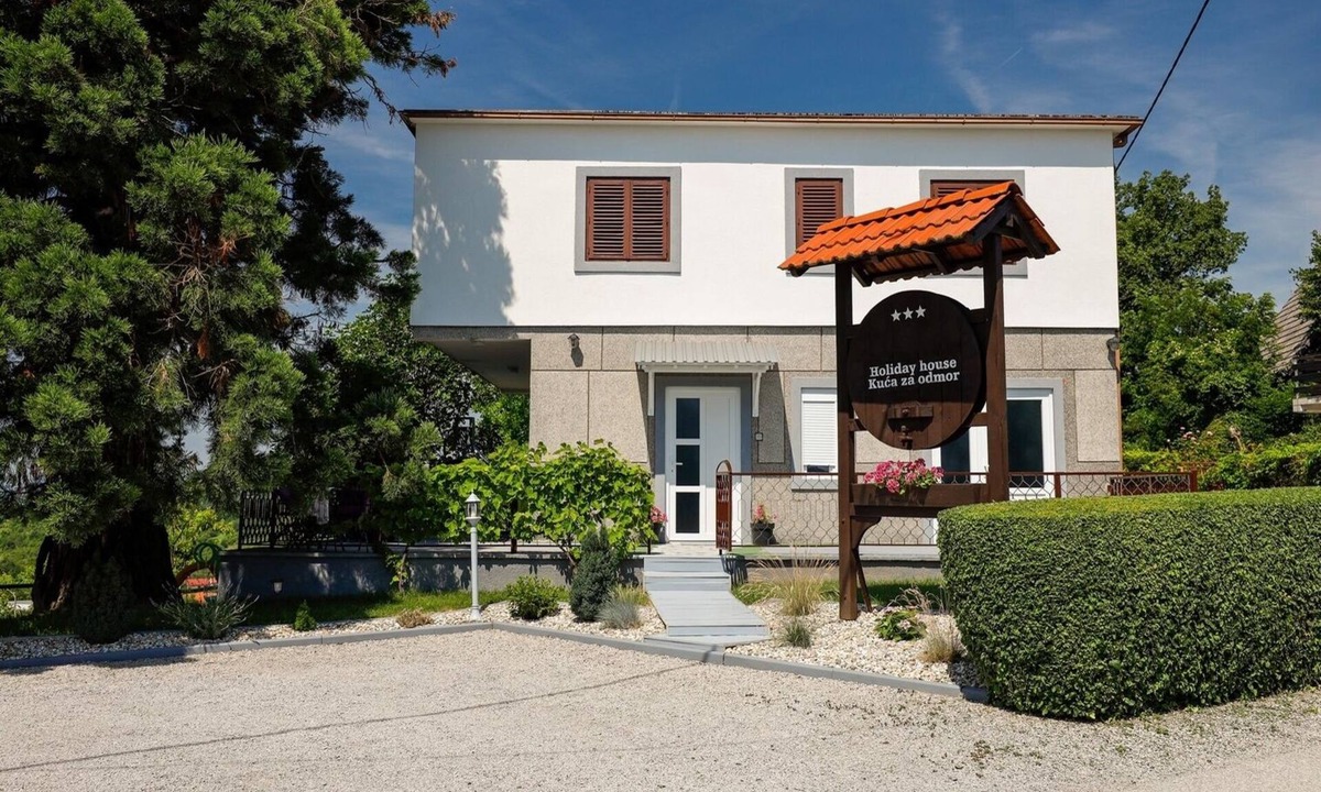 Breznik Plesivicki House | Family-friendly house with hot tub Jastrebarsko, Prigorje (K-20705)