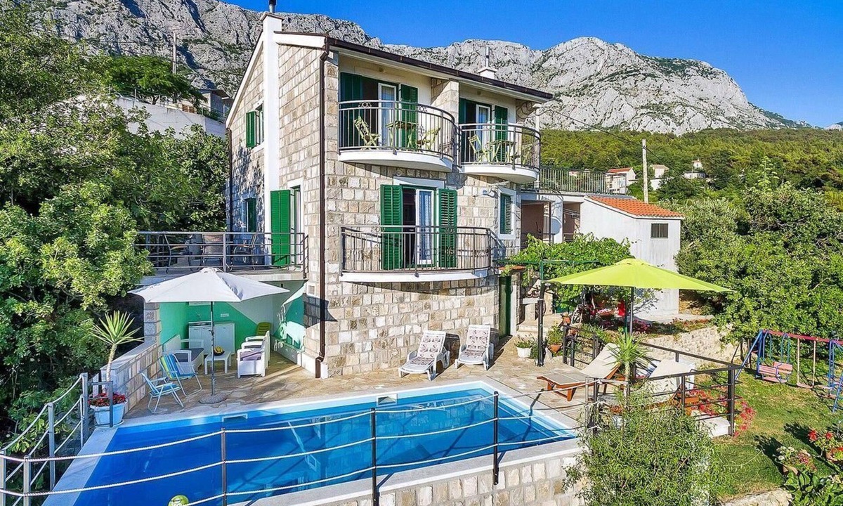 Tucepi House | Family Friendly Holiday House in Tučepi with Private Pool and Mountain View