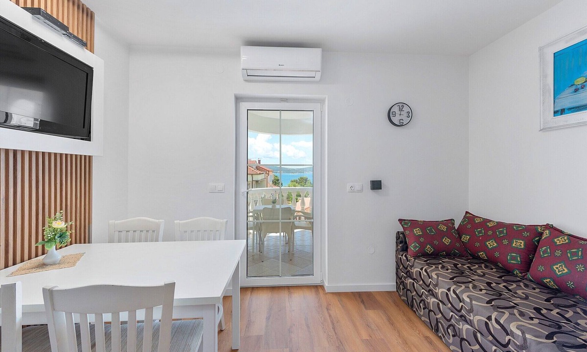 Sveti Filip i Jakov Apartment | Family Haven on the Dalmatian Beach