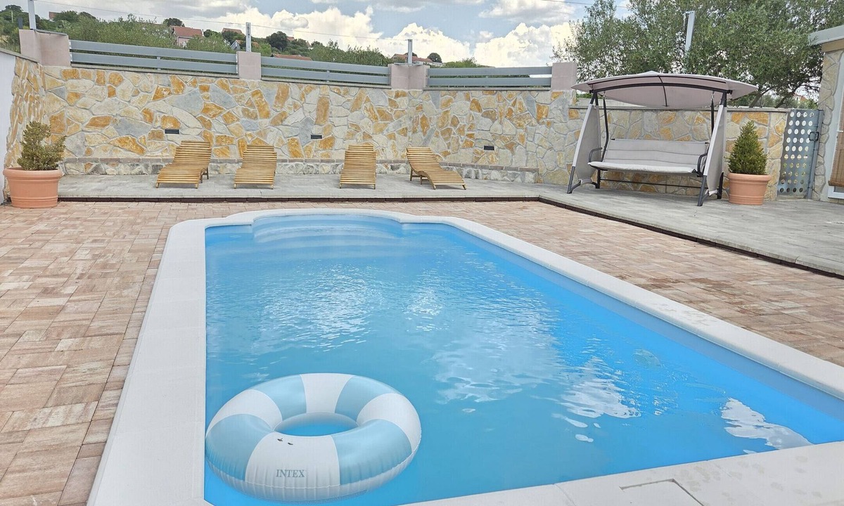 Velim House | Family Home Iskra