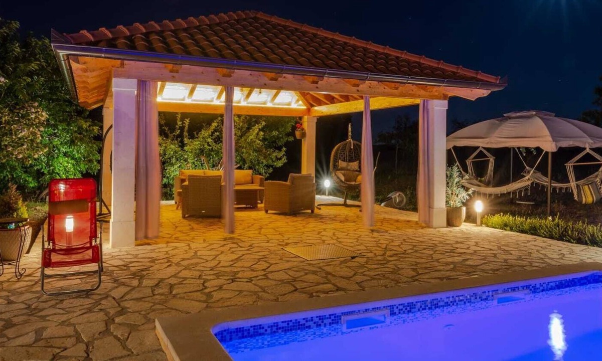 Gornje Planjane House | FAMILY HOUSE WITH POOL NEAR ŠIBENIK