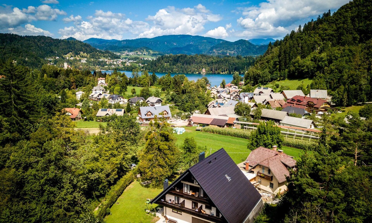 Bled Bed & Breakfast | Family room - in a peaceful and quiet corner of Bled
