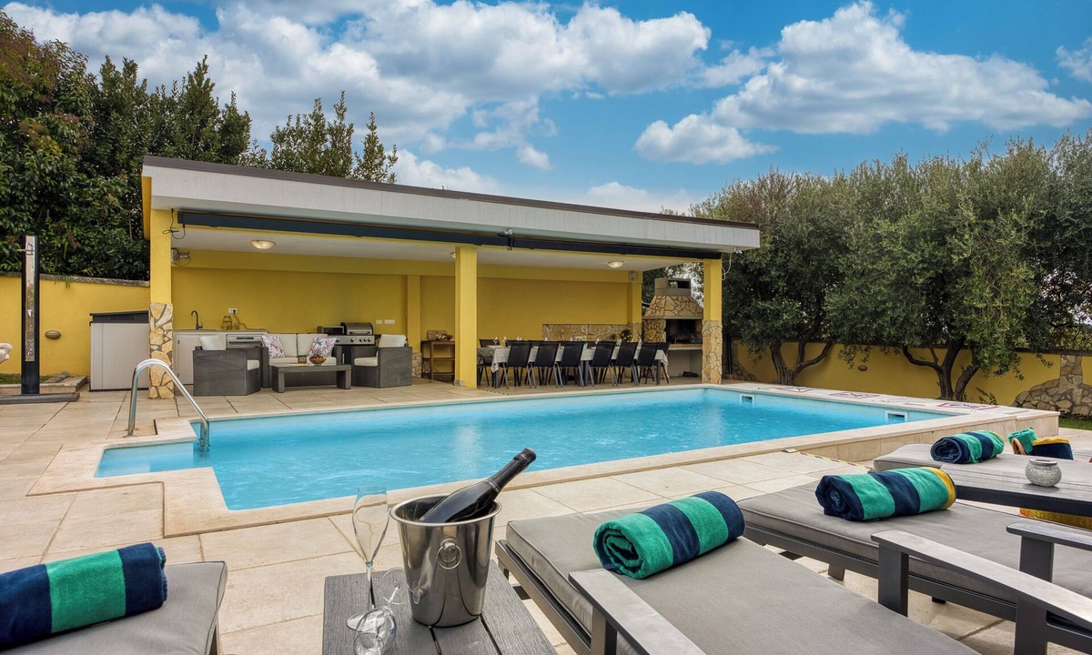 Zbandaj Villa | Family Villa for 14 people in Istria Croatia