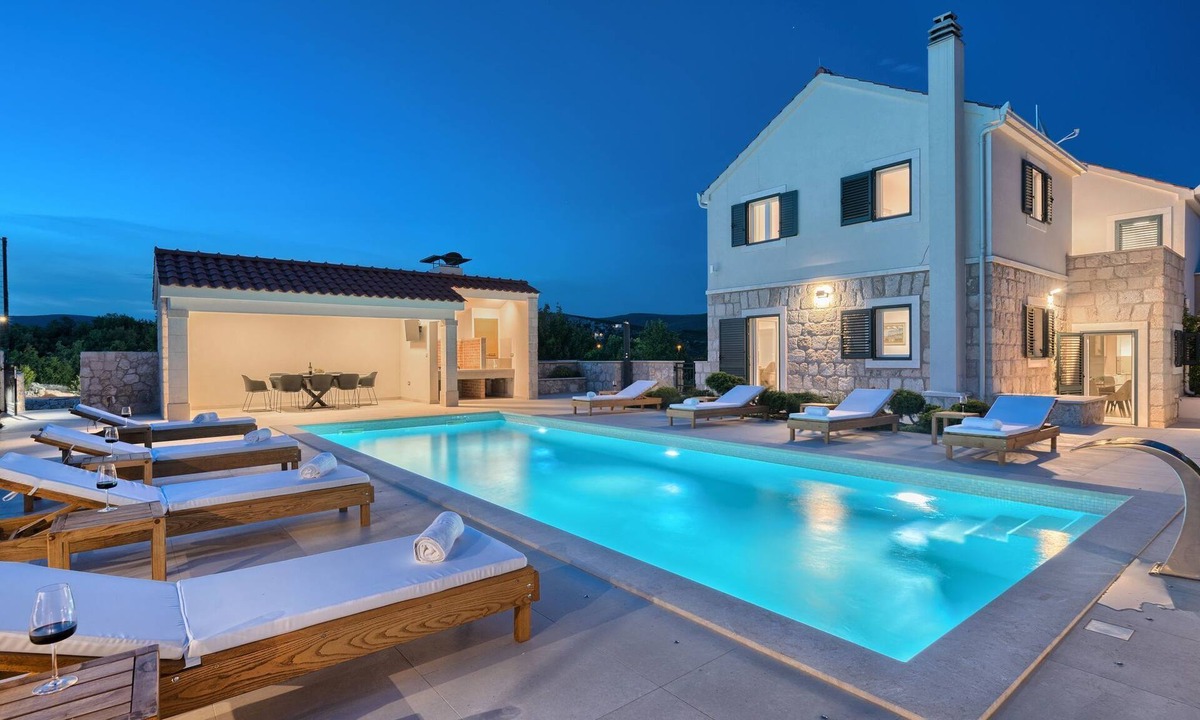 Trnbusi House | Ferienvilla "Lovorika" by Interhome