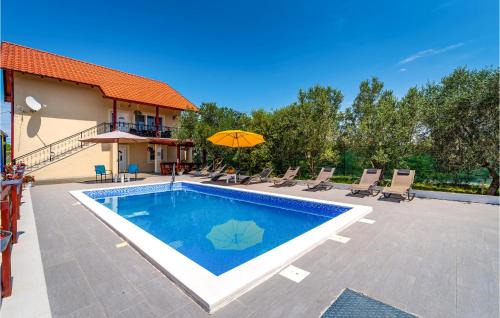 Suhovare House | Five-Bedroom Holiday Home In Suhovare