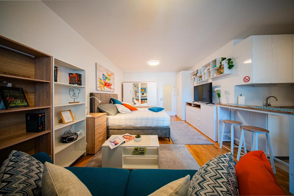 Zagreb Apartment | Fleksibilni SelfCheckIns 168 - Zagreb - Studio - Parking - Lođa