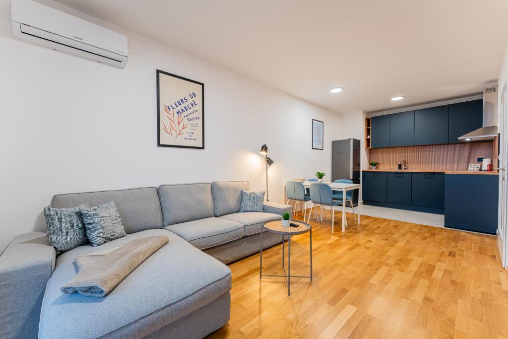 Zagreb Apartment | Flex SelfCheckIns 138 - Zagreb - Bedroom - Parking - Loggia