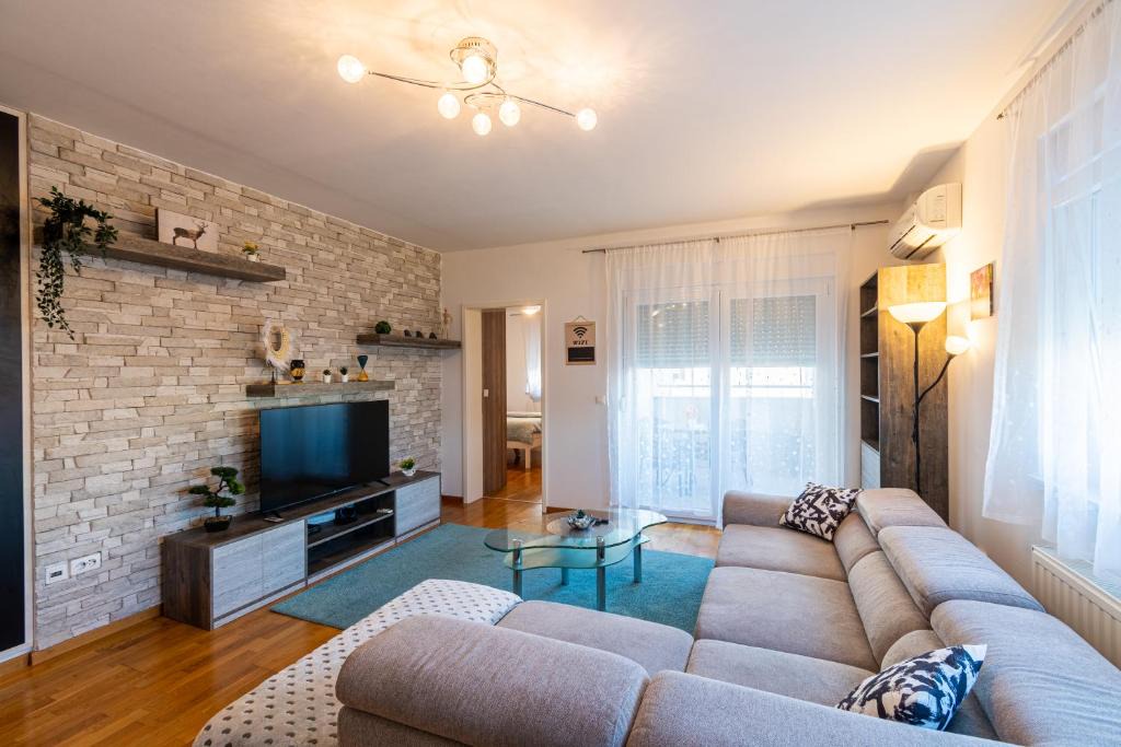 Novi Zagreb Apartment | Flexible SelfCheckIns 40 - Zagreb - Parking - Big Loggia - New - 2 beedroms