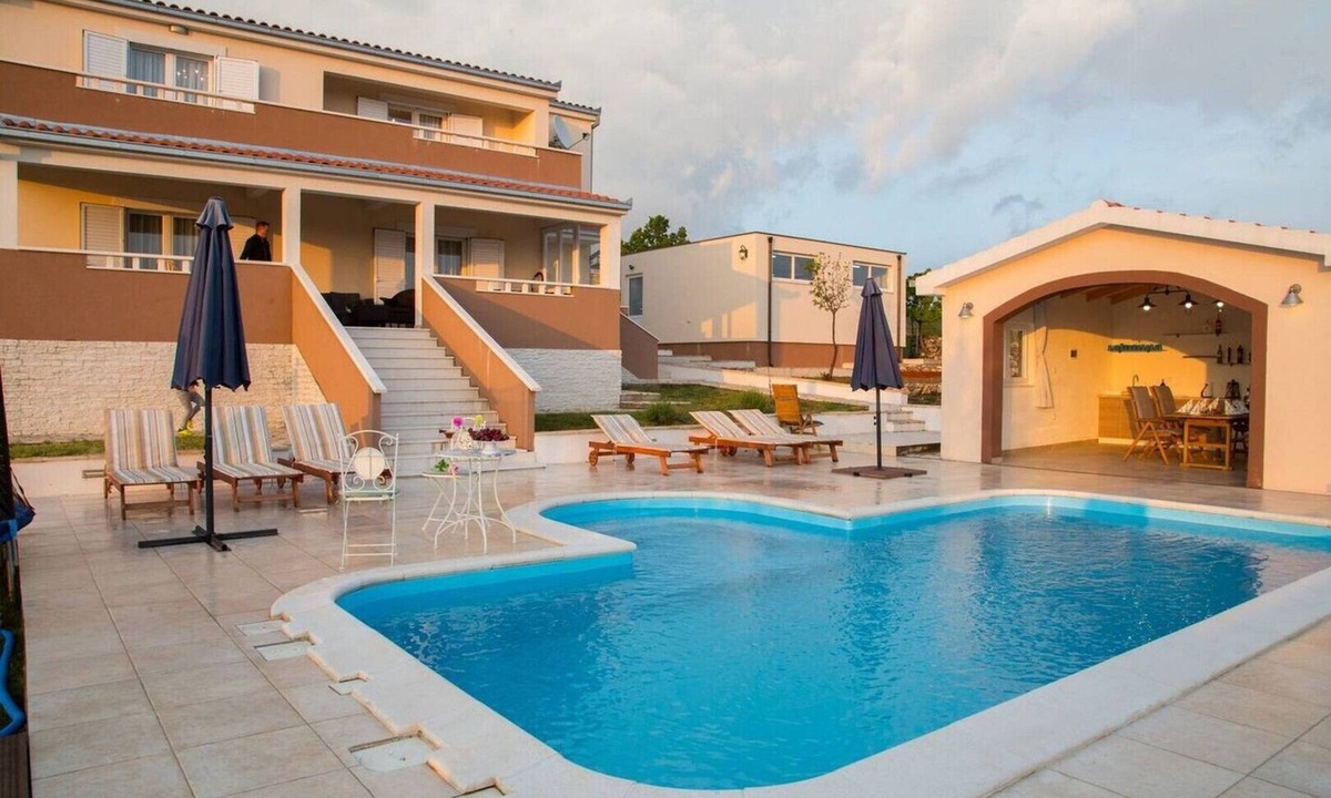 Lecevica Villa | Four Bedroom Villa with Pool