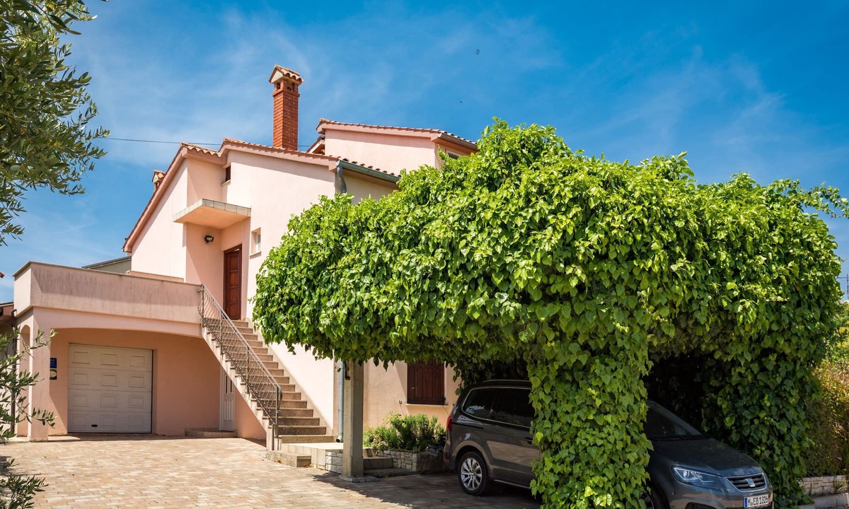 Vabriga Apartment | Giuliano by Interhome