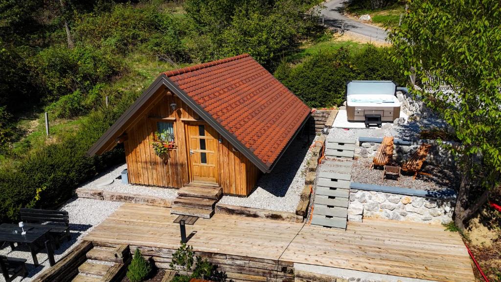 Kostel Ski Chalet | Glamping Avantura- a natural getaway by the Kolpa River