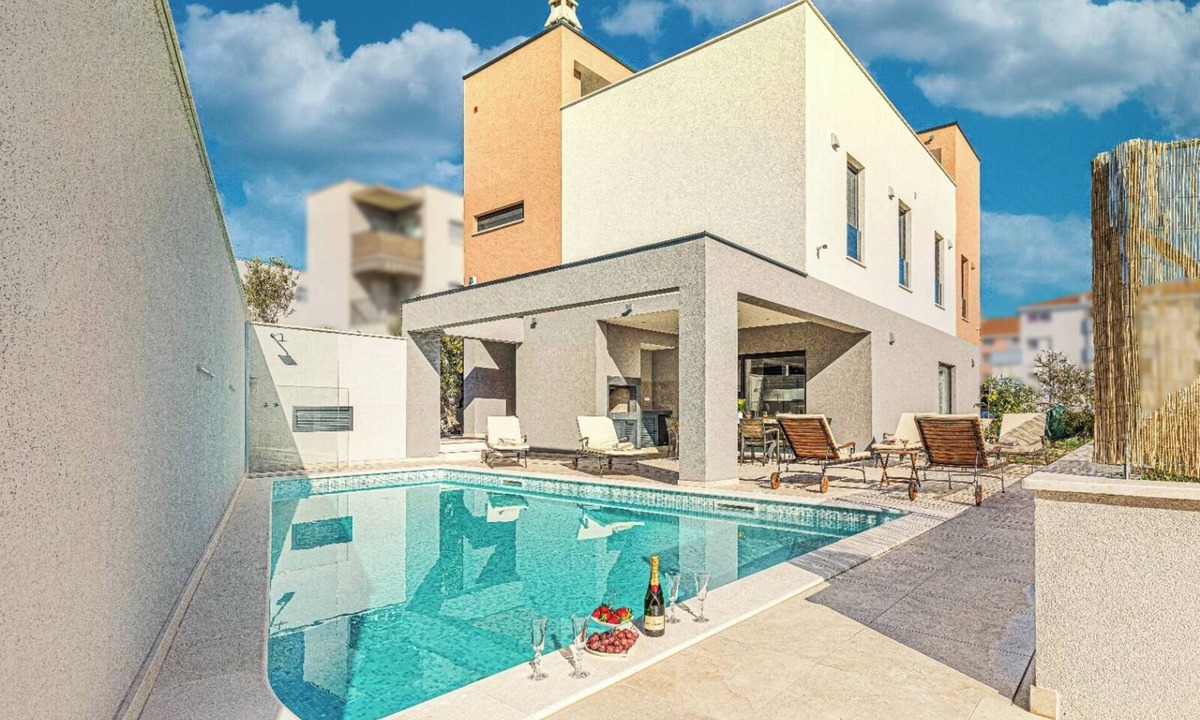Seget Donji Villa | Gold-villa near Split-private pool & rooftop Jacuzzi